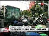 Bus Transjakarta Tabrak Mobil dan Motor di Mampang Prapatan