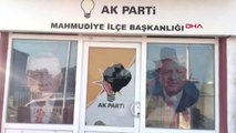 Eskişehir AK Parti Mahmudiye İlçe Başkanlığı Binasına Taşlı Saldırı