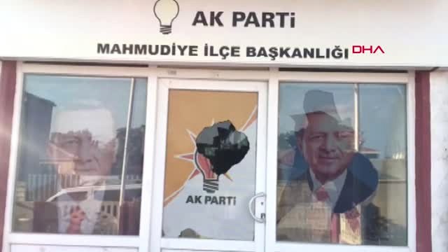 Eskişehir AK Parti Mahmudiye İlçe Başkanlığı Binasına Taşlı Saldırı
