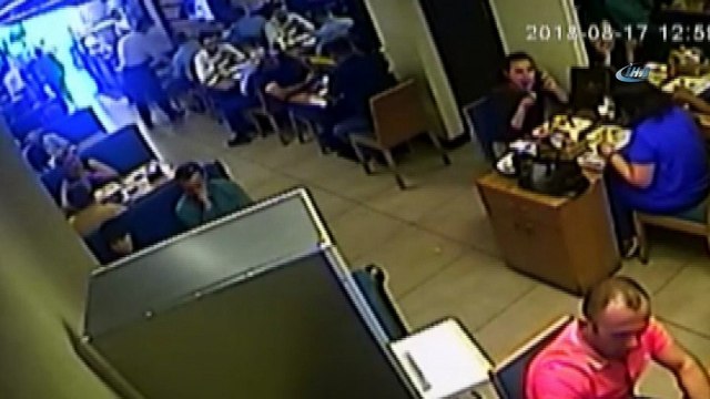 Şişli'de rüşvet skandalı kamerada...Şişli Belediyesi'nin 2 zabıta memuru rüşvet alırken gözaltına alındı