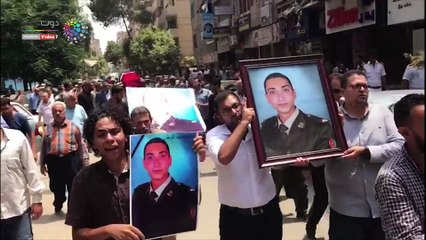 أندريه زكى بجنازة الشهيد ملازم أول فادى مدحت: "ضحى بحياته لنعيش نحن"