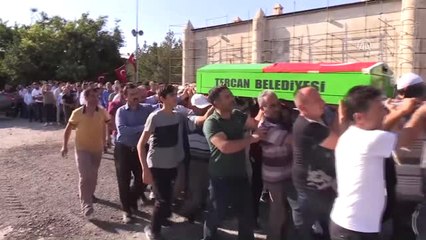 Tercan'daki Silahlı Saldırıda Hayatını Kaybeden 2 Kişinin Cenazesi, Toprağa Verildi