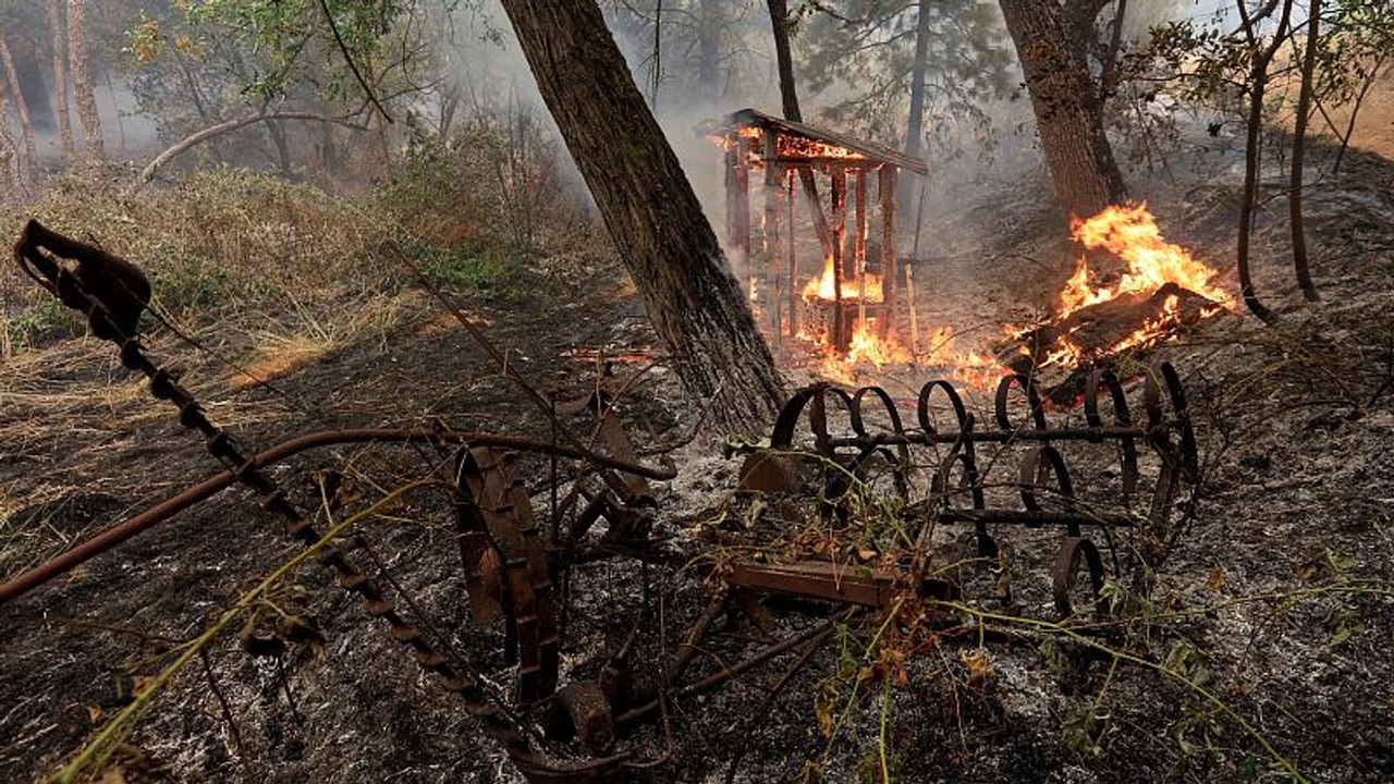 Feuertornado wütet in nordkalifornischer Stadt