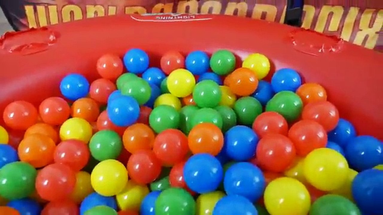 Disney Cars Toys GIANT Lightning McQueen SURPRISE TOYS Tent Disney Cars Ball Pit Pool Kids