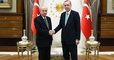MHP Lideri Bahçeli, Yeniden AK Parti Genel Başkanı Seçilen Başkan Erdoğan'ı Tebrik Etti