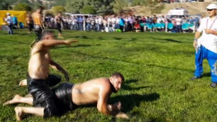 Tosya Güreşleri'nde Başpehlivan Orhan Okulu oldu