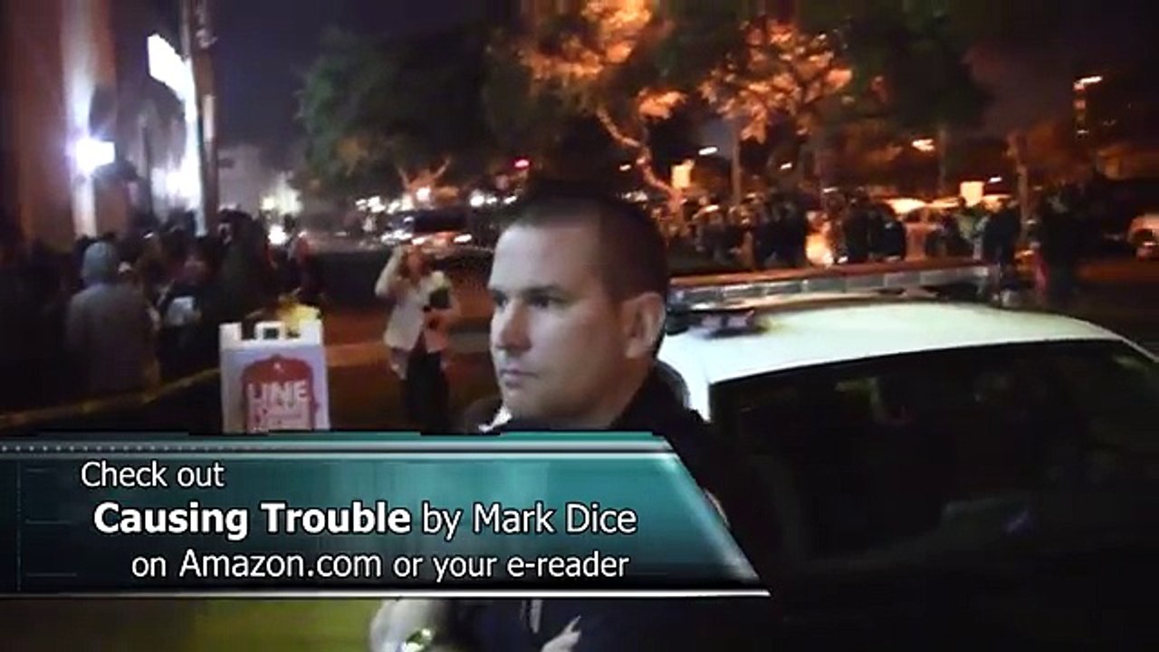 Ridiculing Shoppers in Line on BLACK FRIDAY at the Entrance of BEST BUY