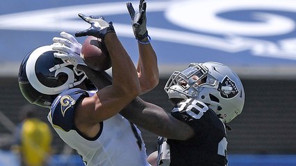 KhaDarel Hodge leaps for impressive toe-tap catch