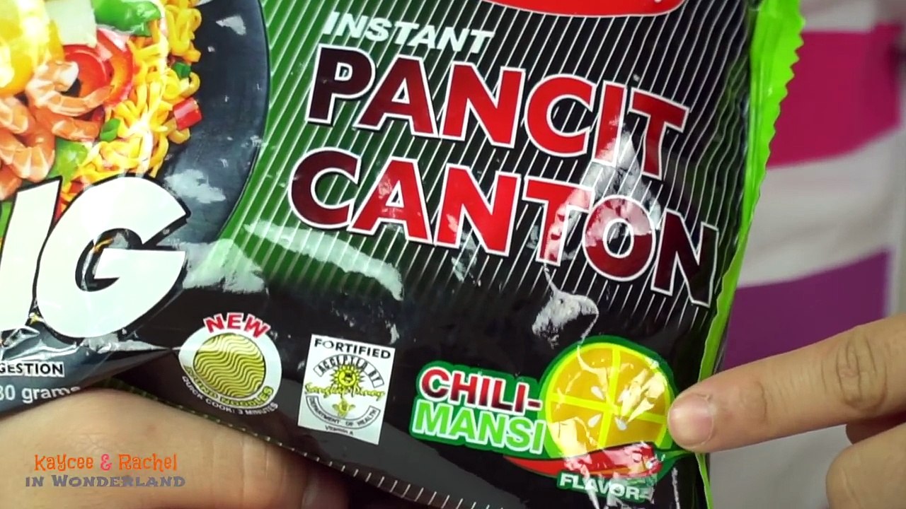 33.SPICY RAMEN CHALLENGE Kids Edition Kaycee & Rachel