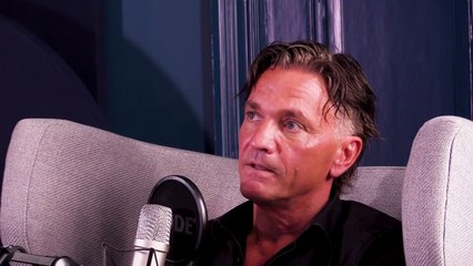 "Jag vaknade av att fönsterrutan small" – Rickard Delér i Framgångspodden