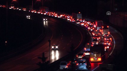 Anadolu otoyolunda bayram trafiği yoğunluğu - KOCAELİ