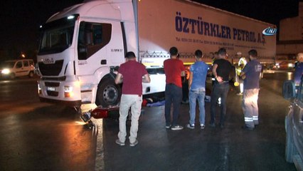 Kazada ölen oğlunu uyandırmaya çalıştı