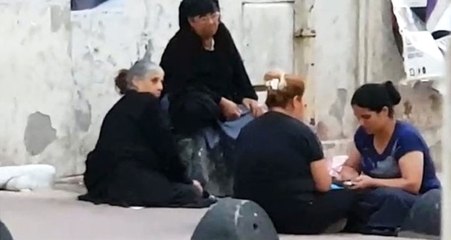 İstanbul Taksim'de Dilencilerin Topladıkları Paraları Paylaştıkları An Görüntülendi