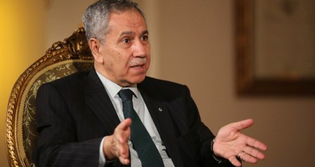 AK Parti'nin Tarihini Anlatan Filmde Gösterilmeyen Bülent Arınç Sitem Etti