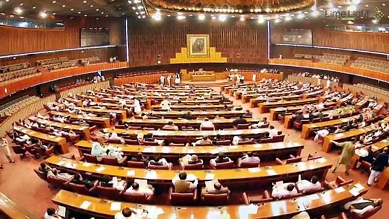 Imran Khan kitnay Pay Lein gay | Pay of Pakistani PM | Spotlight