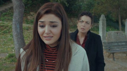 Hastaneye Kaldırılan Annesine Teşhis Konulamayan Hande Erçel, Zor Günler Geçiriyor