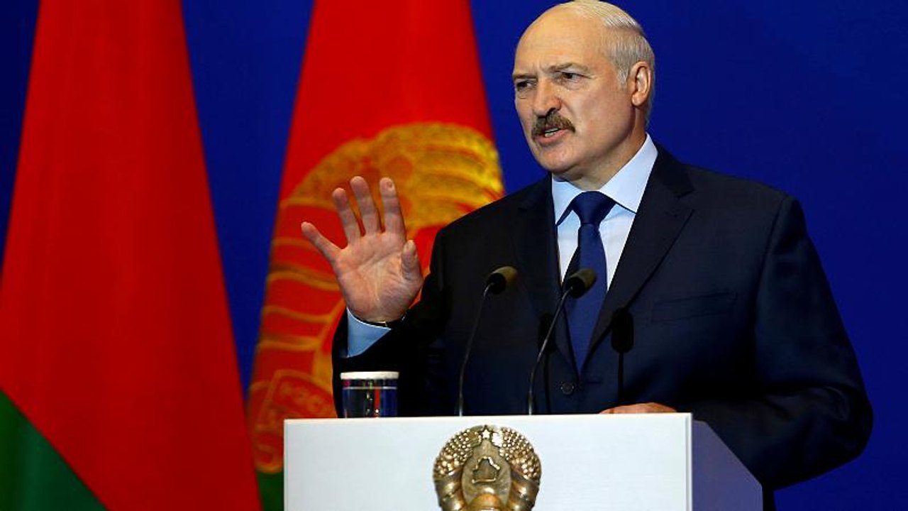 Weißrussland: präsident baut regierungsspitze um