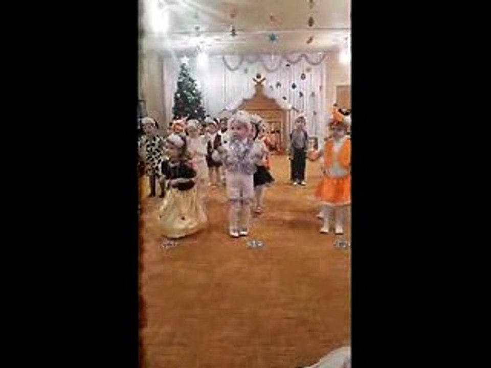 Внук Миша на утреннике