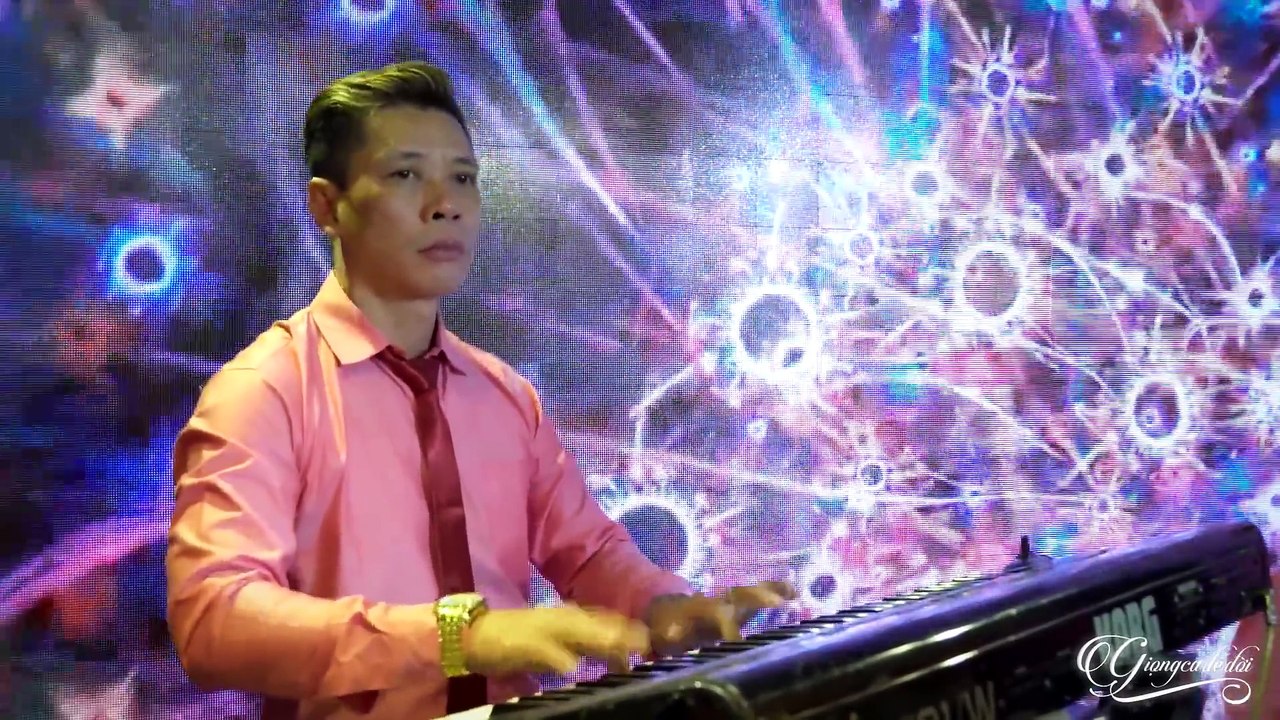 MỘT NGƯỜI ĐI - Tiếng hát : HOÀNG KIM YẾN