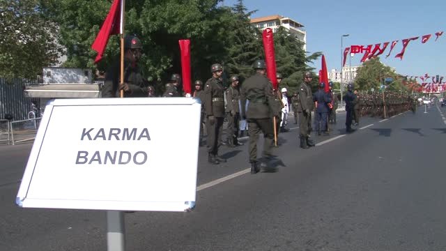 Vatan Caddesi'nde 30 Ağustos Zafer Bayramı Provası