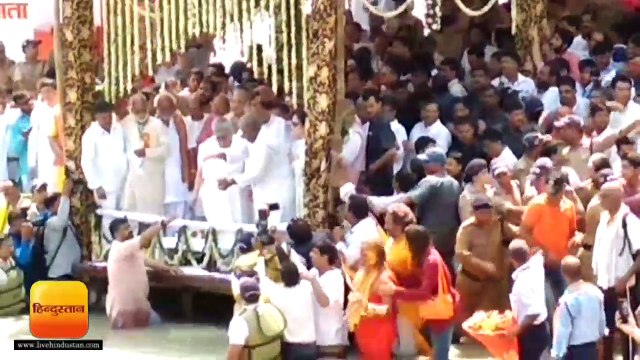 'अटल' अस्थि विसर्जन: हरिद्वार में किया गया पूर्व प्रधानमंत्री अटल बिहारी वाजपेयी का अस्थि विसर्जन