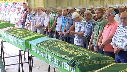 Kaldırımda Yürürken Aracın Çarpması Sonucu Hayatını Kaybeden Anne ve Kızı Son Yolculuğuna Uğurlandı