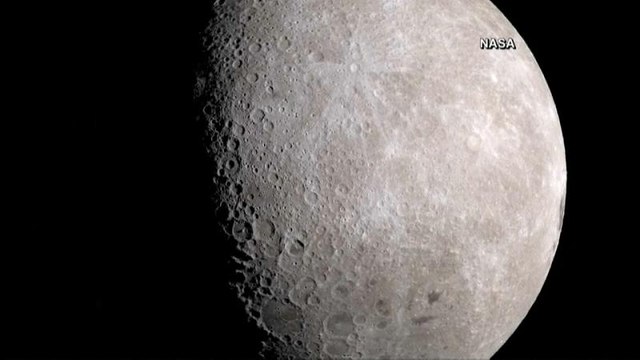 L'eau glacée de la Lune, une ressource pour de futures missions spatiales ?