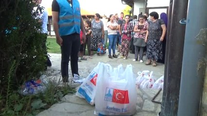 Türkiye'den Gönderilen Kurban Etleri Mehmet Akif Ersoy'un Baba Ocağında Dağıtıldı