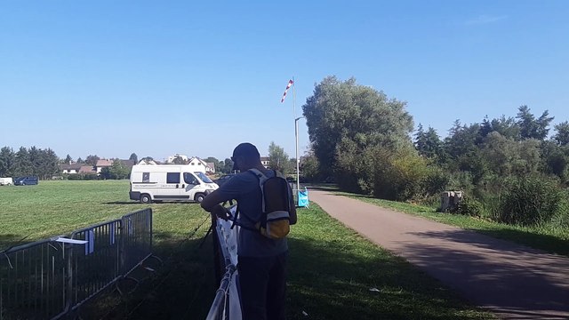 Atterrissage d'un hélicoptère au rassemblement de Maizières-lès-Metz