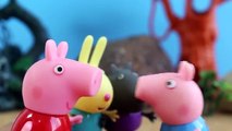 PEPPA PIG GEORGE E A ARANHA E JACARÉ GIGANTE ASSUSTADOR PEPPA PIG new PORTUGUES