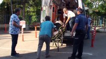 Minibüs şarampole devrildi: 3 ölü, 18 yaralı - Yaralıların hastaneye getirilişi - BARTIN