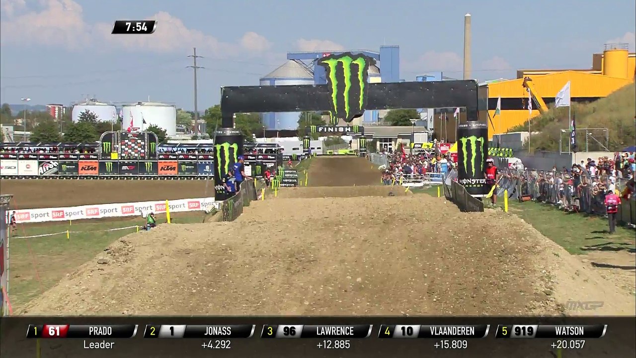 Thomas Kjer Olsen passes Ben Watson - MXGP of Switzerland Presented by iXS