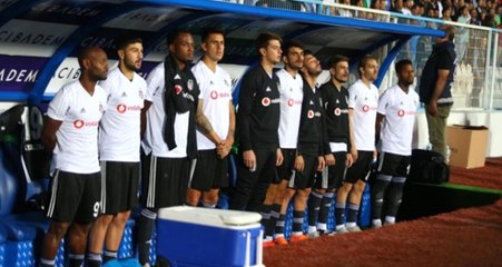 Beşiktaş'ta Oyuna Sonradan Giren Lens, Sakatlanarak Sahayı Terk Etti