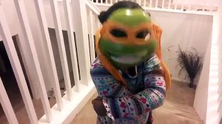 FUNNY! Teenage Mutant Ninja Turtle DANCES to Thomas and Friends Song