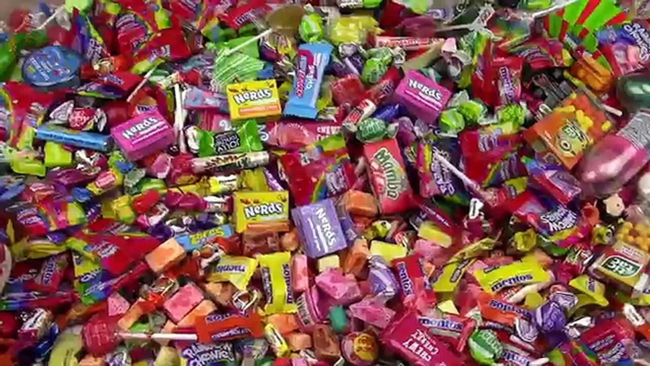 Humpty Dumpty Nursery Rhymes with A lot of Candy