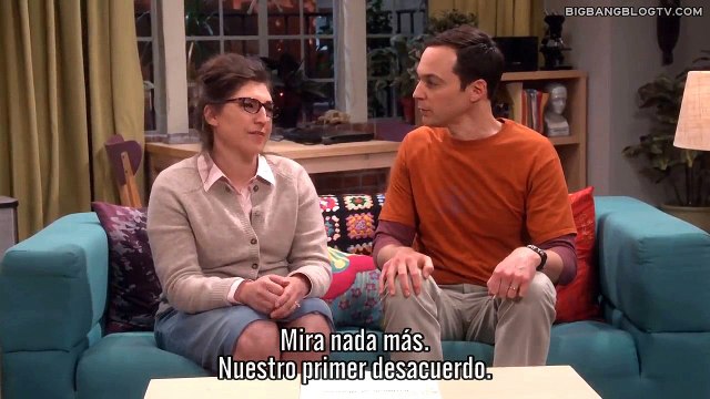The Big Bang Theory - Amy y Sheldon abren un regalo especial de Stephen Hawking