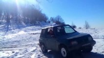 Driften im Schnee im Gebirge