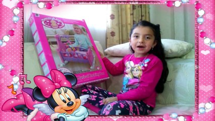Armando la cuna del bebe de juguete assembling a toy baby crib Toys