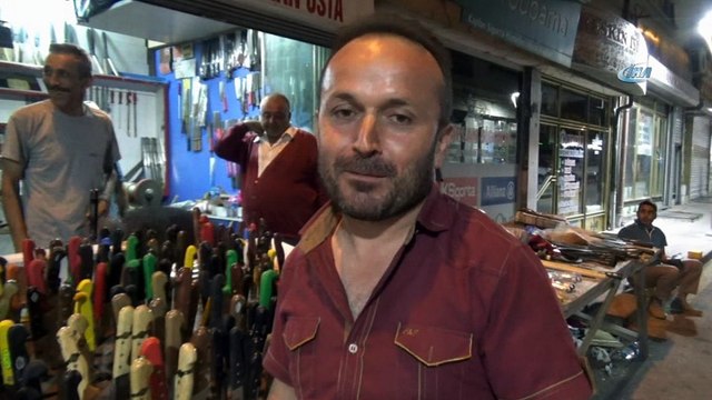 Bıçak bileme ustalarının “Kurban Bayramı” mesaisi