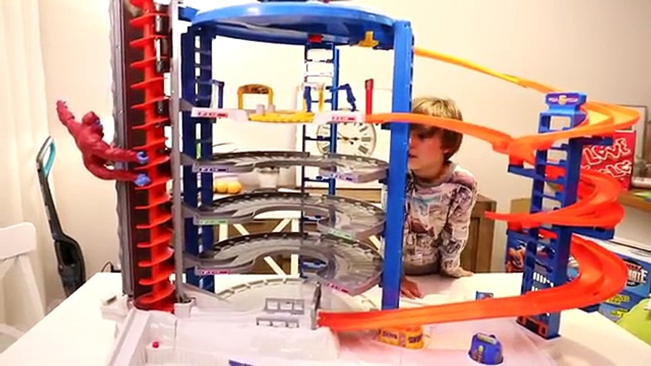 Biggest Hot Wheels Super Ultimate Garage Playset Toy Crazy Cool