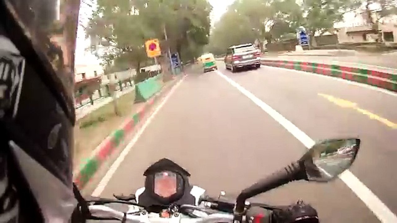 KTM DUKE 200 Review + RideAlong !