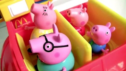 Minnie Works at McDonalds Cash Register ❤ Peppa Pig Happy Meal Toys Surprise ❤ BBQ Burgers