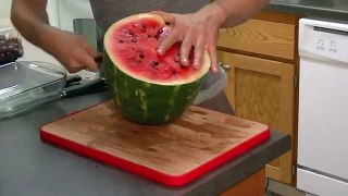 Amazing Easy Way to cut a Watermelon !
