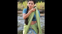 Ishwarya menon hot navel in saree