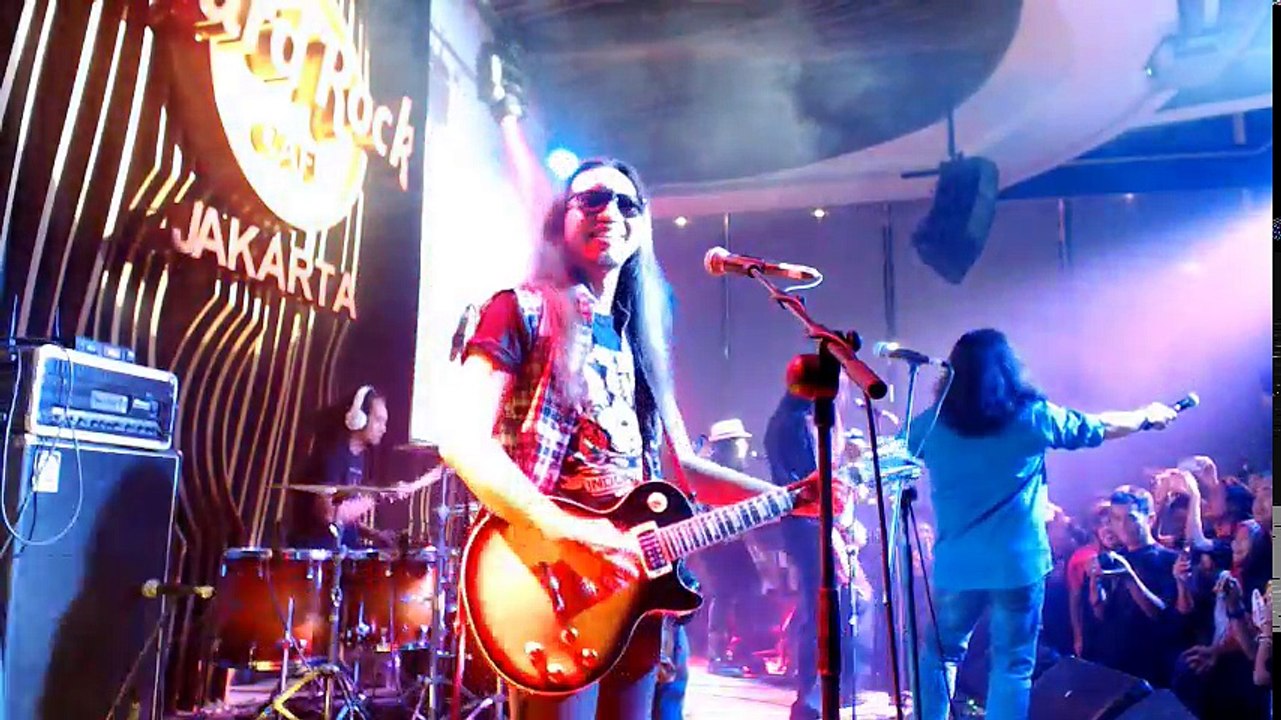 Powerslaves Live at the Hard Rock Cafe