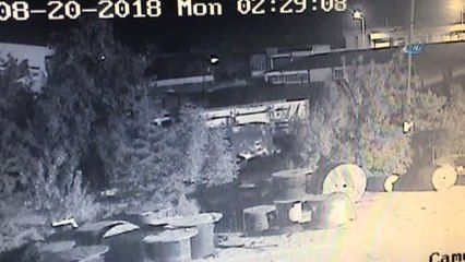 Makaradaki Bakır Kabloları Sökerken Suçüstü Yakalandılar