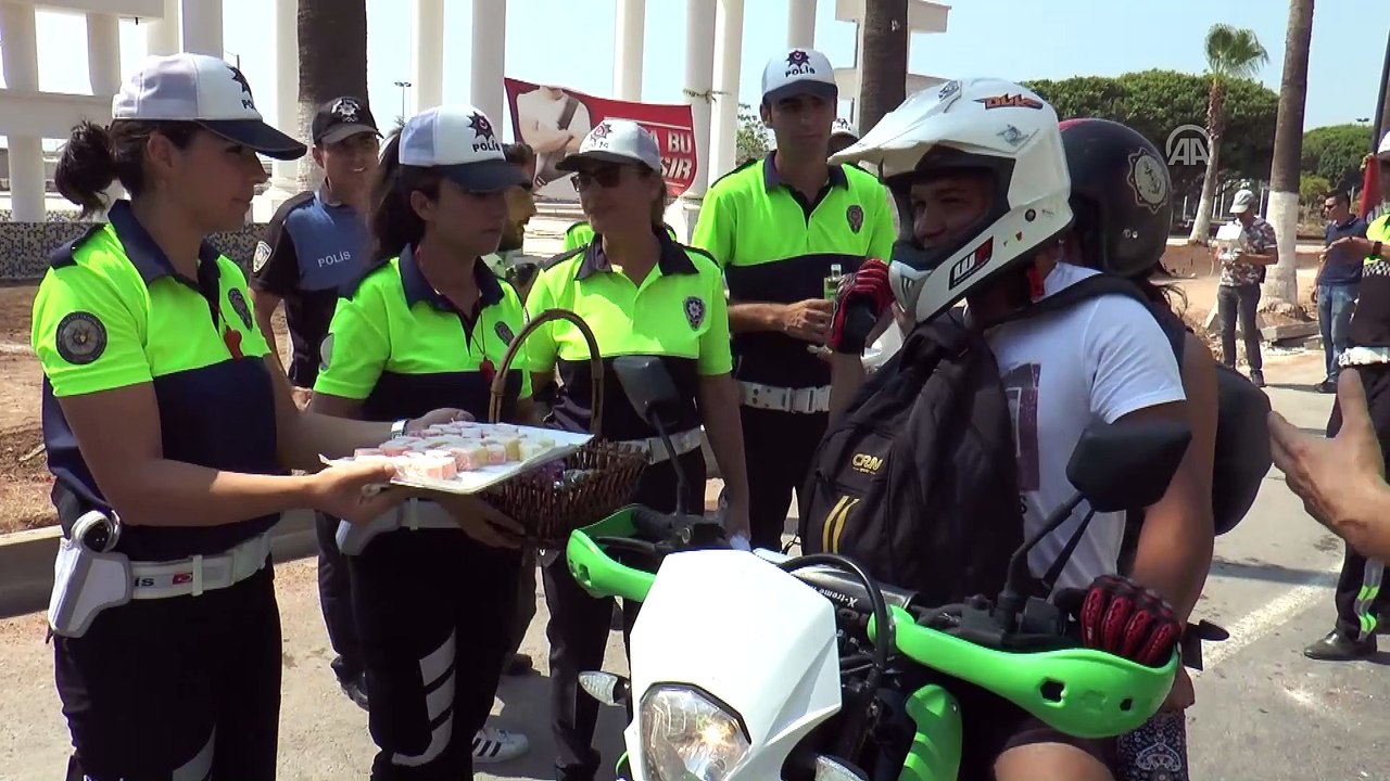 Sürücülere lokum ikramı - MERSİN