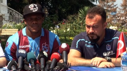 Trabzonspor’un yeni transferi Nwekaeme sözleşmeye imza attı