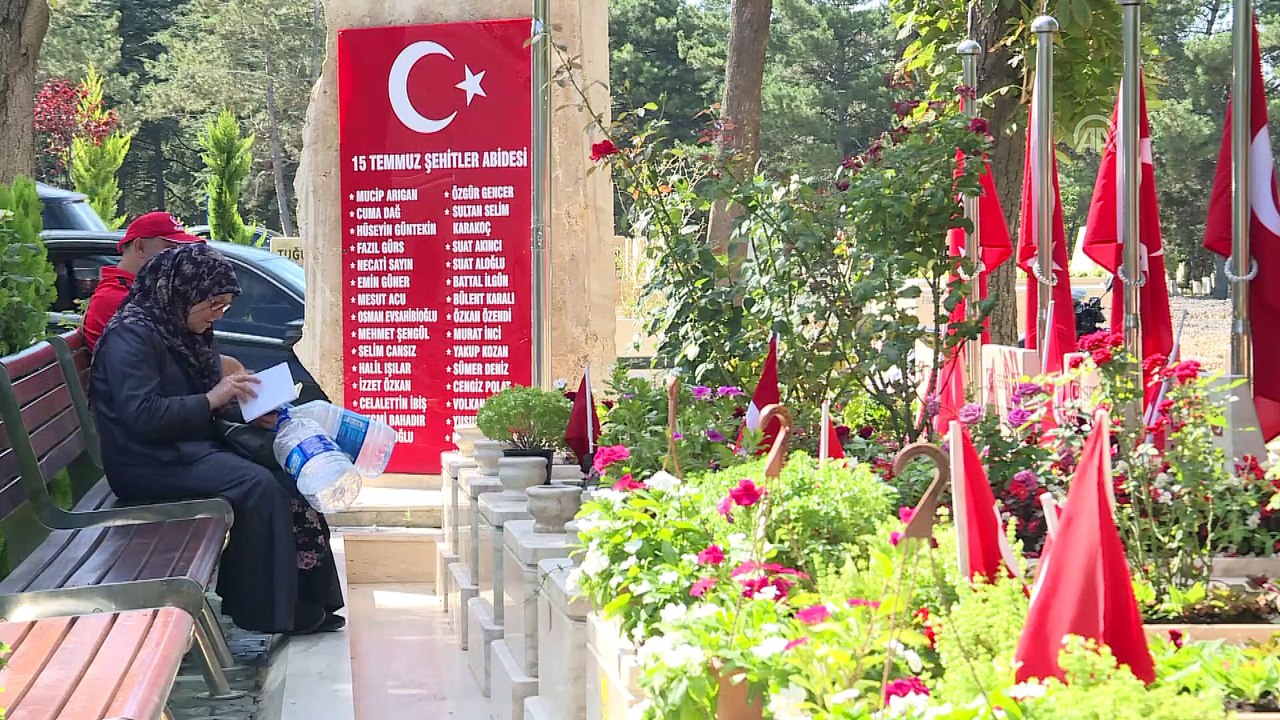 Bayram arefesinde kabir ziyaretleri - ANKARA