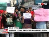 Tolak Relokasi, Warga Kampung Pulo Blokade Jalan Jatinegara Barat